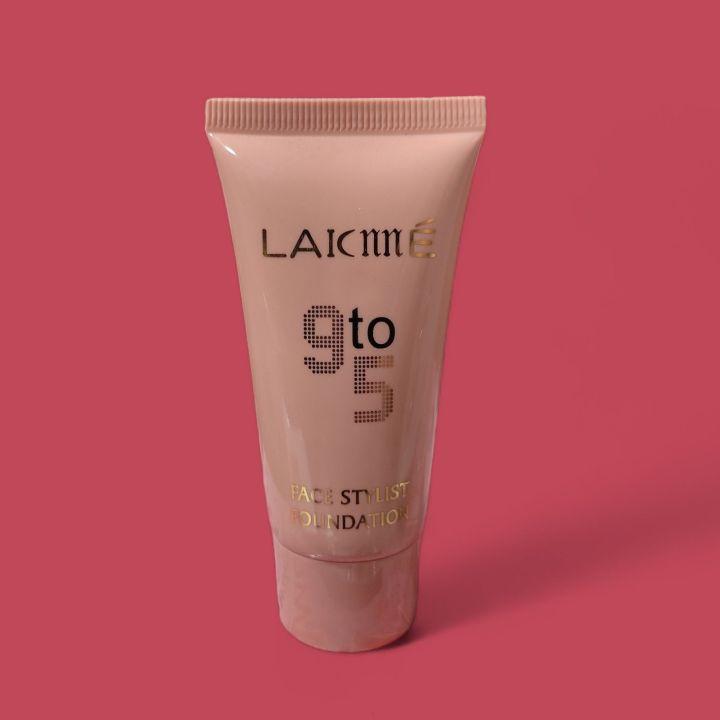 Lakme 9 to 5 Face Stylist Foundation